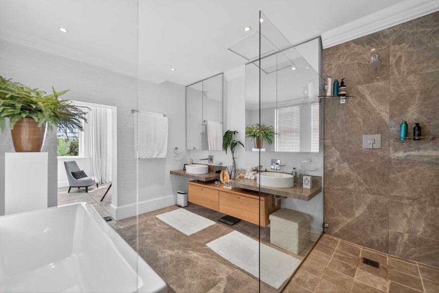 4 Bedroom Property for Sale in Oranjezicht Western Cape